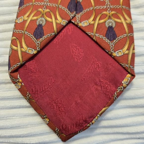 Gucci Red and Gold Patterned Tie - Picture 2 of 4